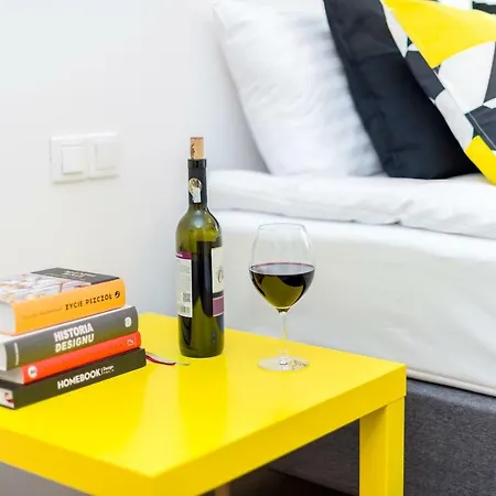 Apartment Sleepway - Red Metro