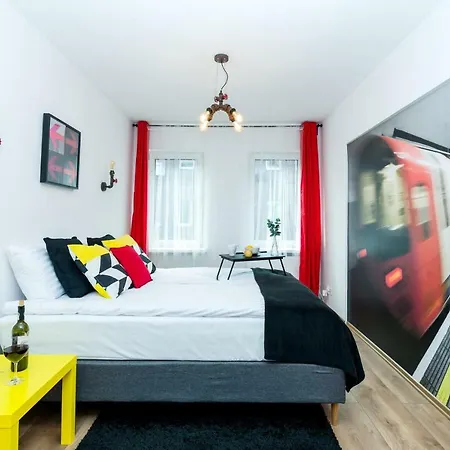 Sleepway - Red Metro Apartment Poznan