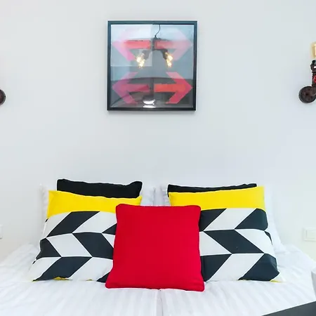 Sleepway - Red Metro Apartment Posen